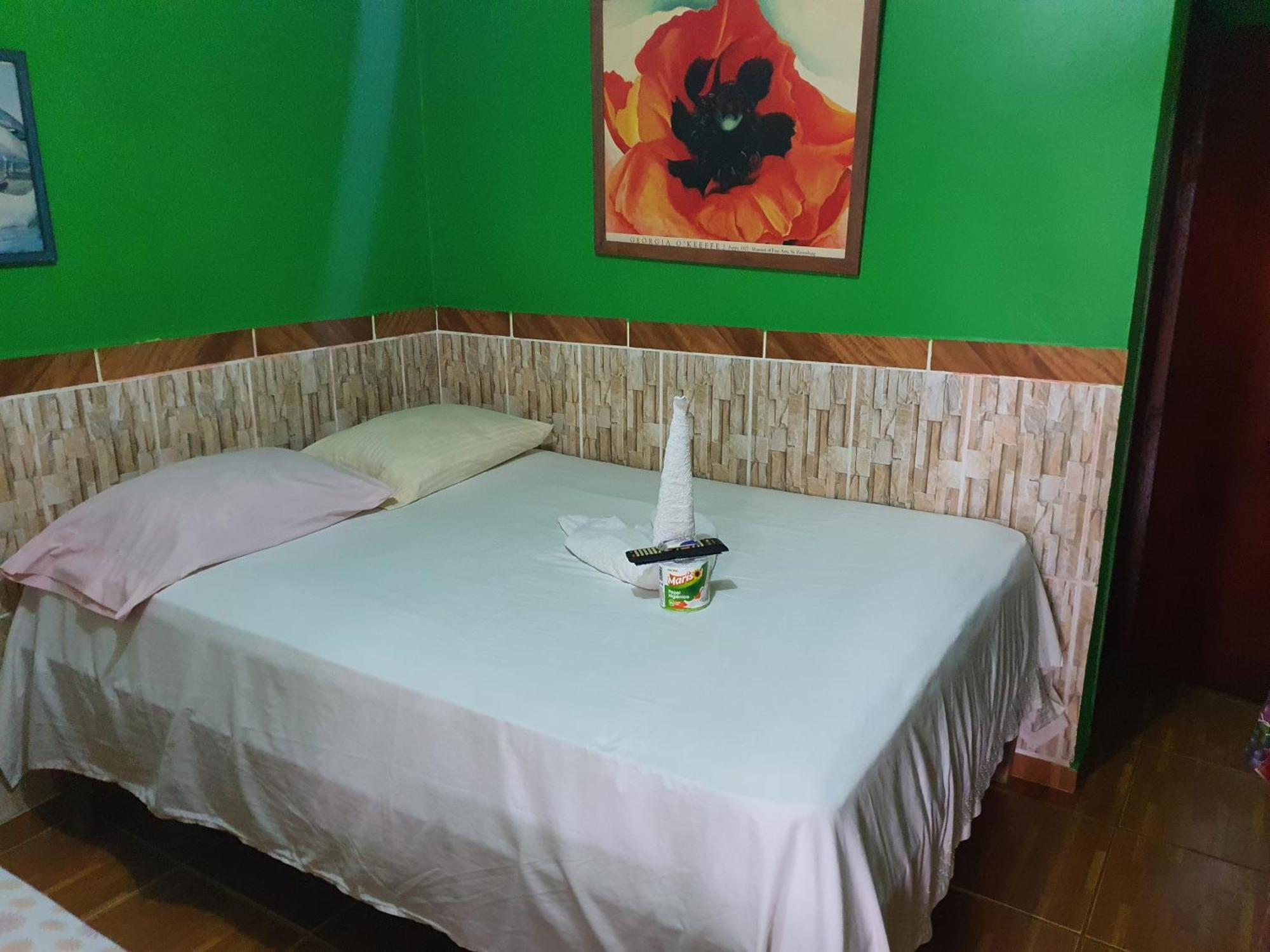 Coxen Hole Hotel Economica מראה חיצוני תמונה