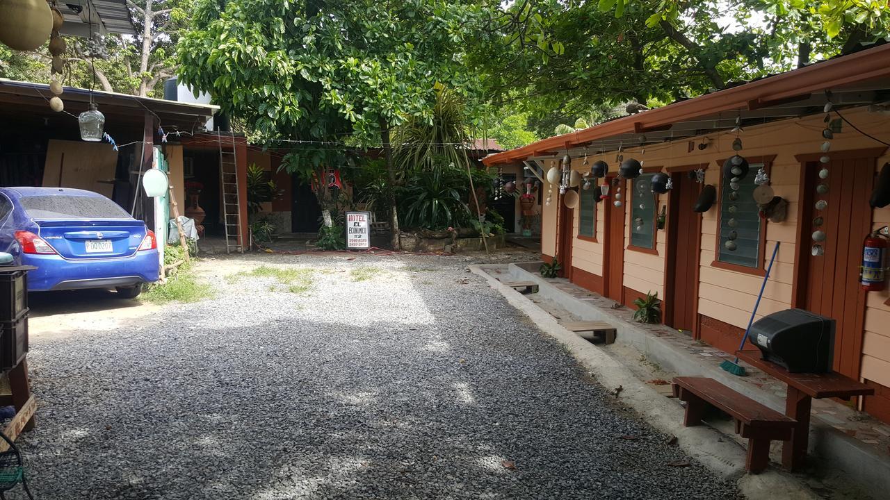 Coxen Hole Hotel Economica מראה חיצוני תמונה